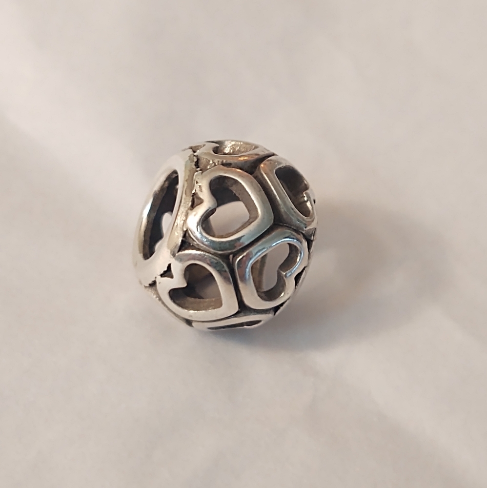 Brighton Heart Cut Out Bead